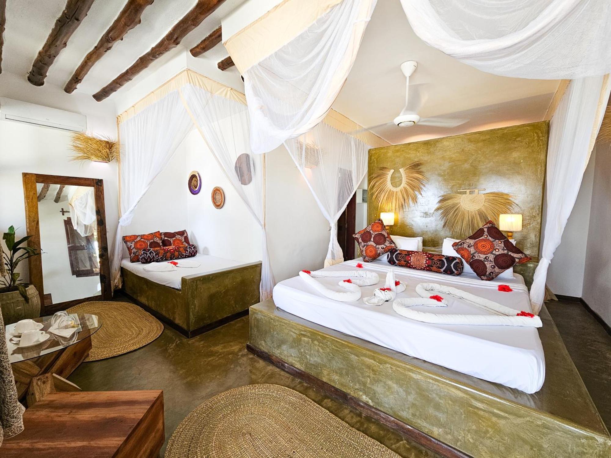 Milele Beach Resort Pingwe Exterior foto