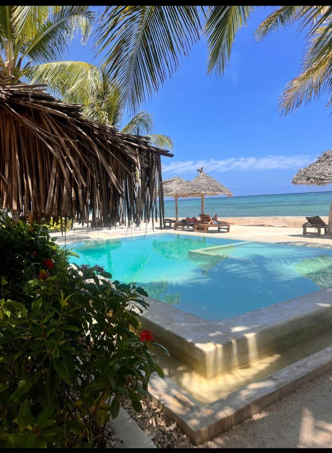 Milele Beach Resort Pingwe Exterior foto