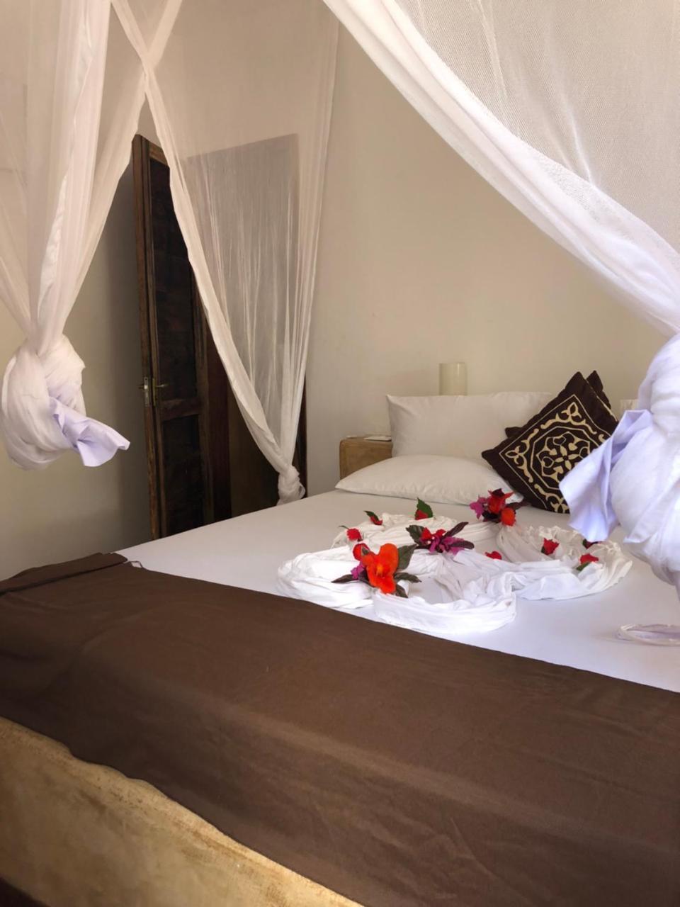 Milele Beach Resort Pingwe Exterior foto